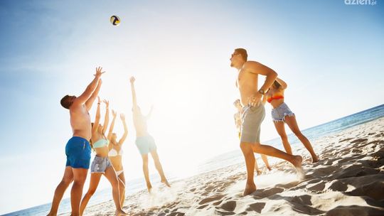 Jak dbać o oczy latem. Ekspert radzi czego nie robić!