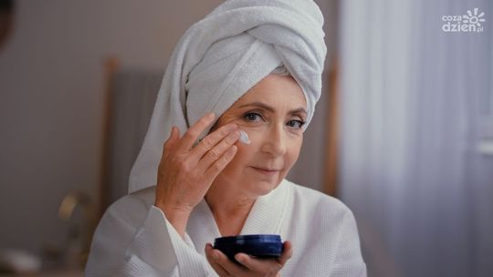 Jak dbać o skórę twarzy? 4 sposoby na odmłodzenie cery