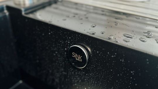 Jak dbać o zlewozmywak stalowy, aby służył przez lata Poradnik konserwacji