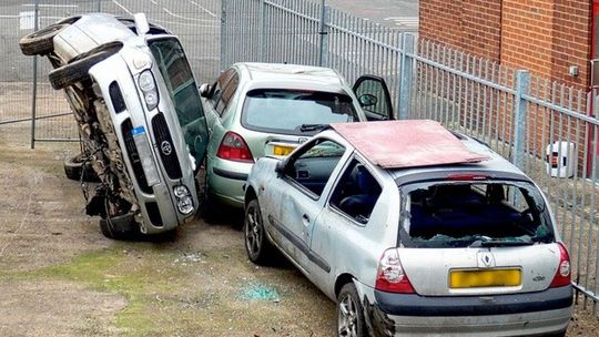 Jak i kiedy zgłosić szkodę z OC po kolizji?