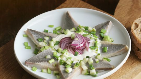 Jak nie popsuć śledzi w śmietanie – 7 pytań i odpowiedzi Jak nie popsuć śledzi w śmietanie – 7 pytań i odpowiedzi