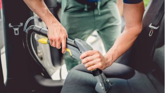 Jak odkurzacz piorący radzi sobie z trudnymi plamami?