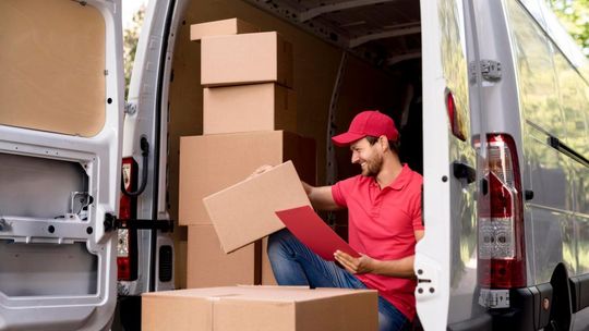 Jak praca kuriera może pozytywnie wpływać na środowisko?