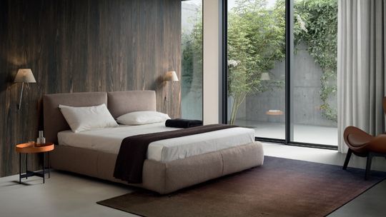 Jak urządzić sypialnię marzeń? Meble i oświetlenie do sypialni