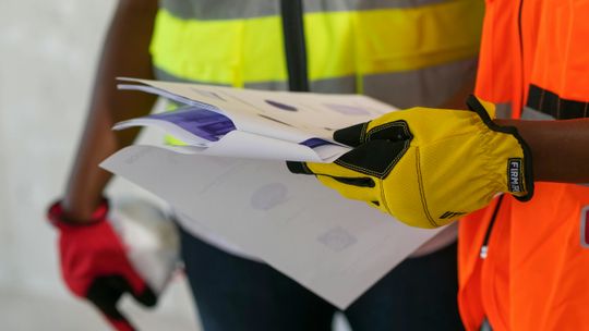 Jak wybierać rękawice robocze?