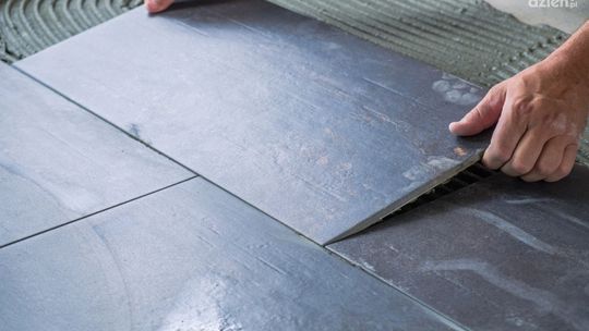 Jak wybrać klej do płytek?