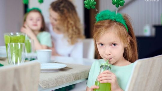 Jak zachęcić dziecko do picia wody?