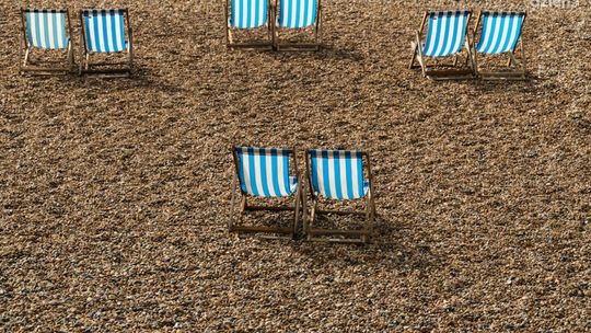 Jak zaprojektować leżak reklamowy?