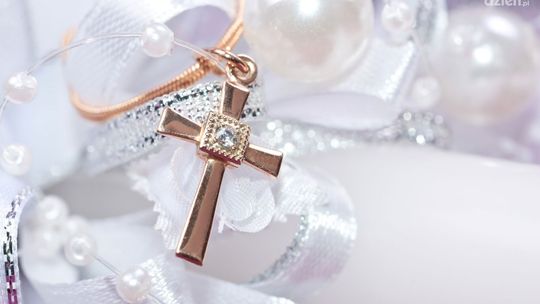 Jak znaleźć odpowiednie ubranka do chrztu?