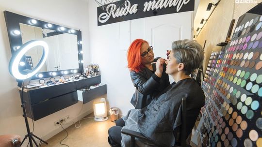 Jak zrobić makijaż sylwestrowy? Ruda Maluje