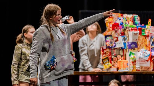 Jaki byłby świat bez dorosłych? "Smarkacze" opanują radomski teatr