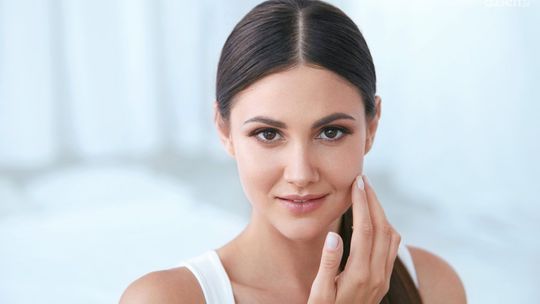 Jaki roller do twarzy wybrać? Zwracamy uwagę na jego najistotniejsze funkcje