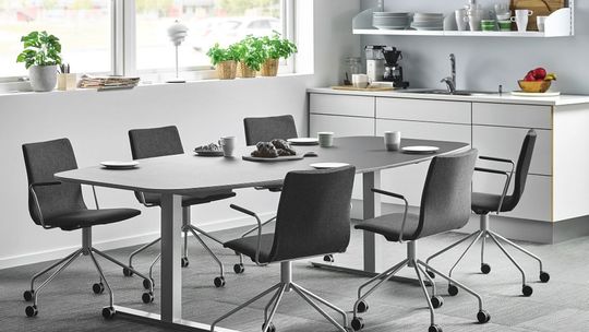 Jakie krzesło biurowe wybrać? Na co zwracać uwagę?