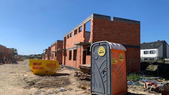 Jakie opcje wynajmu toalet są dostępne dla firm?