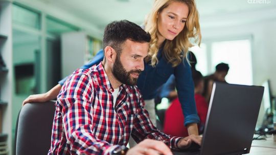 Jakie rodzaje aplikacji dedykowanych tworzy software house?