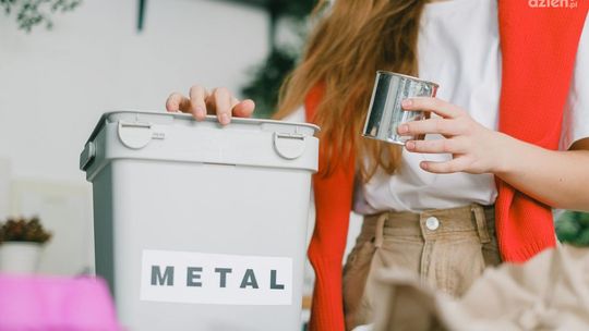 Jakie są korzyści z outsourcingu zarządzania odpadami w przedsiębiorstwie?