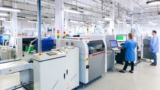 Jakie usługi dodatkowe może świadczyć producent elektroniki?