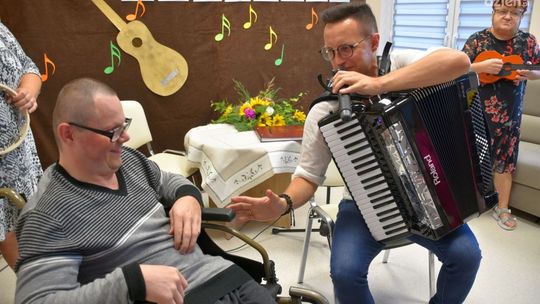 Jakub Urbański odwiedził pensjonariuszy z Krzyżanowic