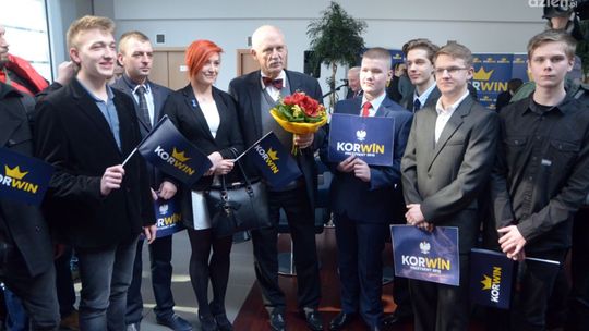 Janusz Korwin-Mikke przyleciał do Radomia