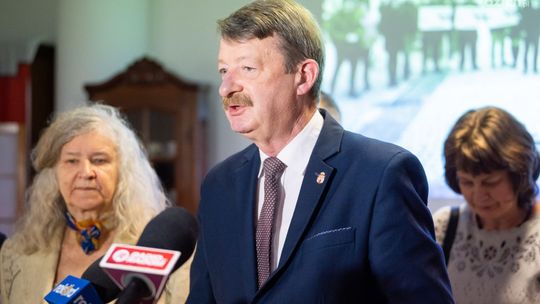 Jarosław Kowalik krytykuje swoich kontrkandydatów 