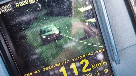 Jechał 112 km/h w terenie zabudowanym. Był nietrzeźwy i wiózł dziecko