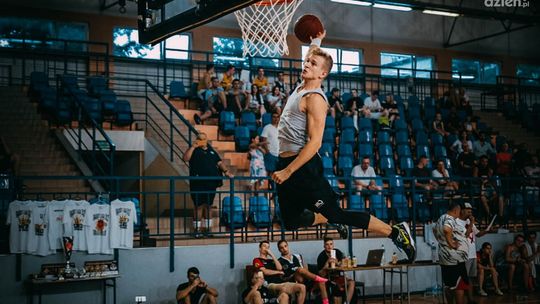 Jeden kosz, wiele emocji