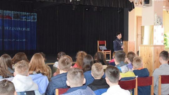 Jedlińsk. Policjanci i strażacy uczyli bezpiecznych zachowań