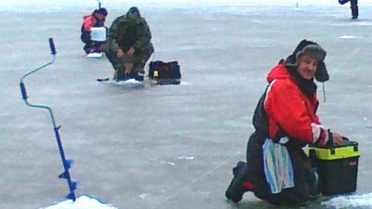 JEDLNIA-LET. Mistrzostwa w łowieniu pod lodem