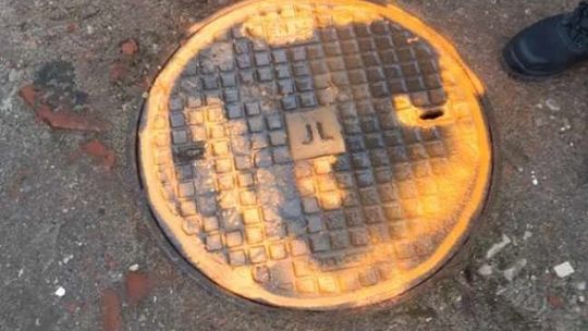 Jedlnia-Letnisko. Kradzieże włazów i pokryw studzienek