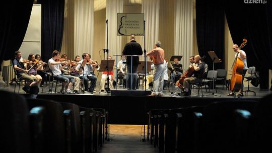 Jedna orkiestra i 10 dyrygentów!