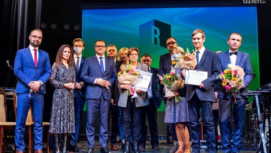 Jelonek i Nogaś z nagrodą literacką