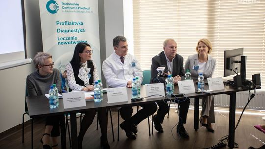 Jerzy Stuhr w Radomskim Centrum Onkologii