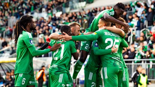 Jubileusz Radomiaka i piłkarskie emocje przy Struga. Zieloni sprawdzą siłę obrony Wisły Płock