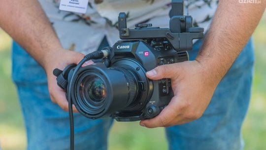 Kameralne Lato. Nabór na warsztaty ,,ABC pracy z kamerą”