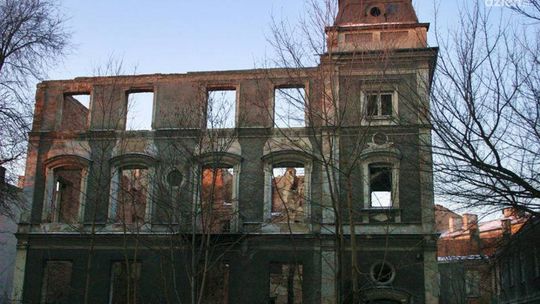 Kamienica czeka na kupca