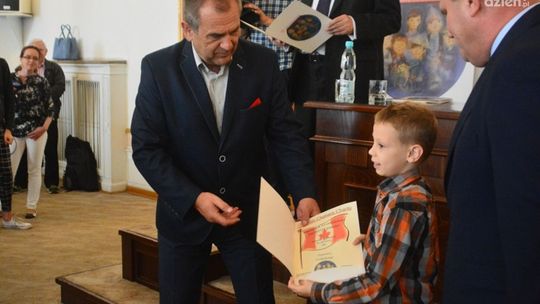 Kanadyjczycy polskim dzieciom