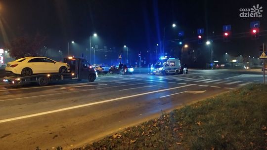 Karambol 12 aut na na skrzyżowaniu Chrobrego i Żółkiewskiego [zdjęcia]