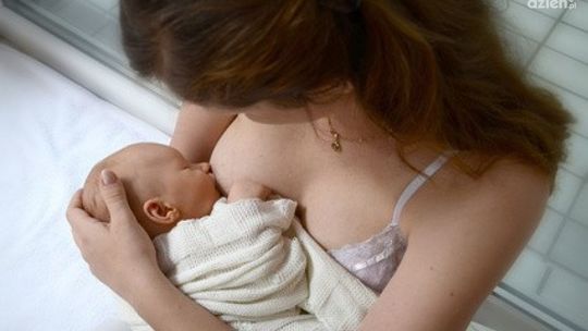 Karmisz piersią? Poznaj swoje prawa pracy