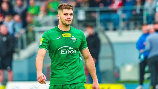 Karol Angielski wraca do Ekstraklasy. Były napastnik Radomiaka zagra w Pogoni