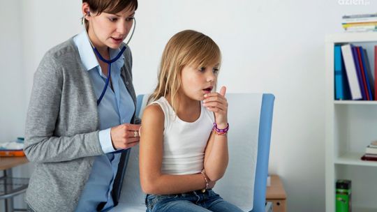 Kaszel w nocy u dziecka – kiedy powinien niepokoić?