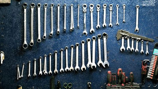 Kiedy należy wymienić końcówki drążków kierowniczych?