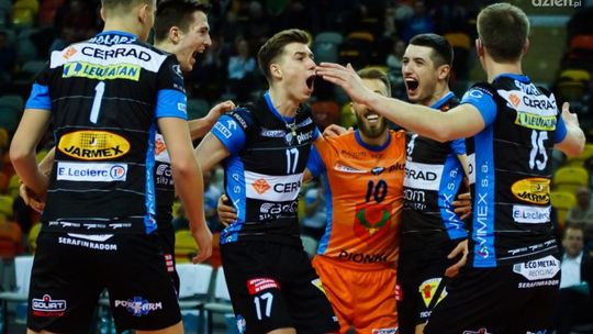 Kielce na kolanach! Cerrad gromi!