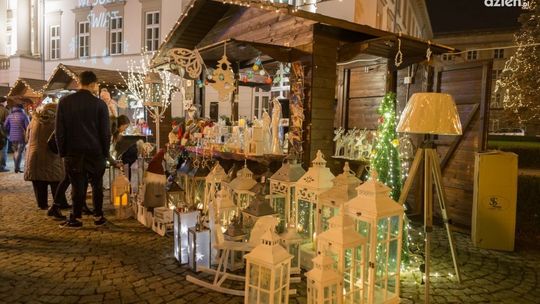 Kiermasz i Wigilia na deptaku