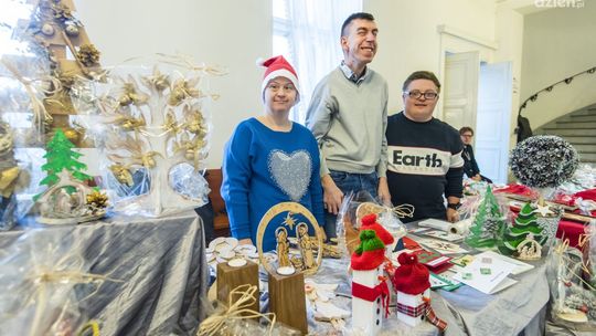 Kiermasz wyrobów WTZ w centrum handlowym