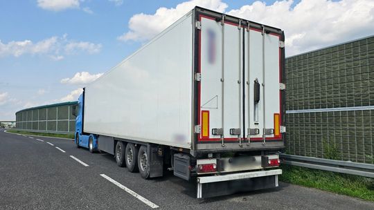 Kierowca ciężarówki ukarany 20 mandatami