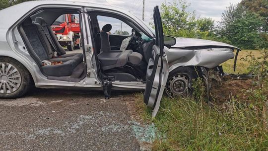 Kierowca i pasażer pijany. 19-latka w szpitalu