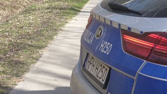 Kierowca uderzył w drzewo, zginął na miejscu