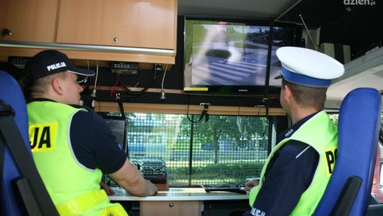 Kierowcy i piesi łamią przepisy. Posypały się mandaty