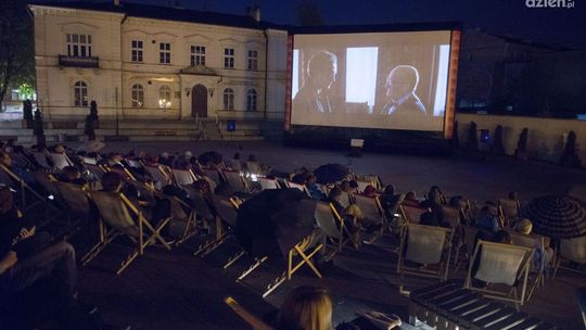 Kino na leżakach – "Carte Blanche"