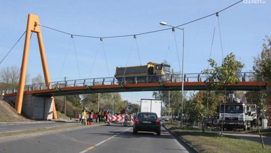 Kładka Szarych Szeregów. Problemy wykonawcy